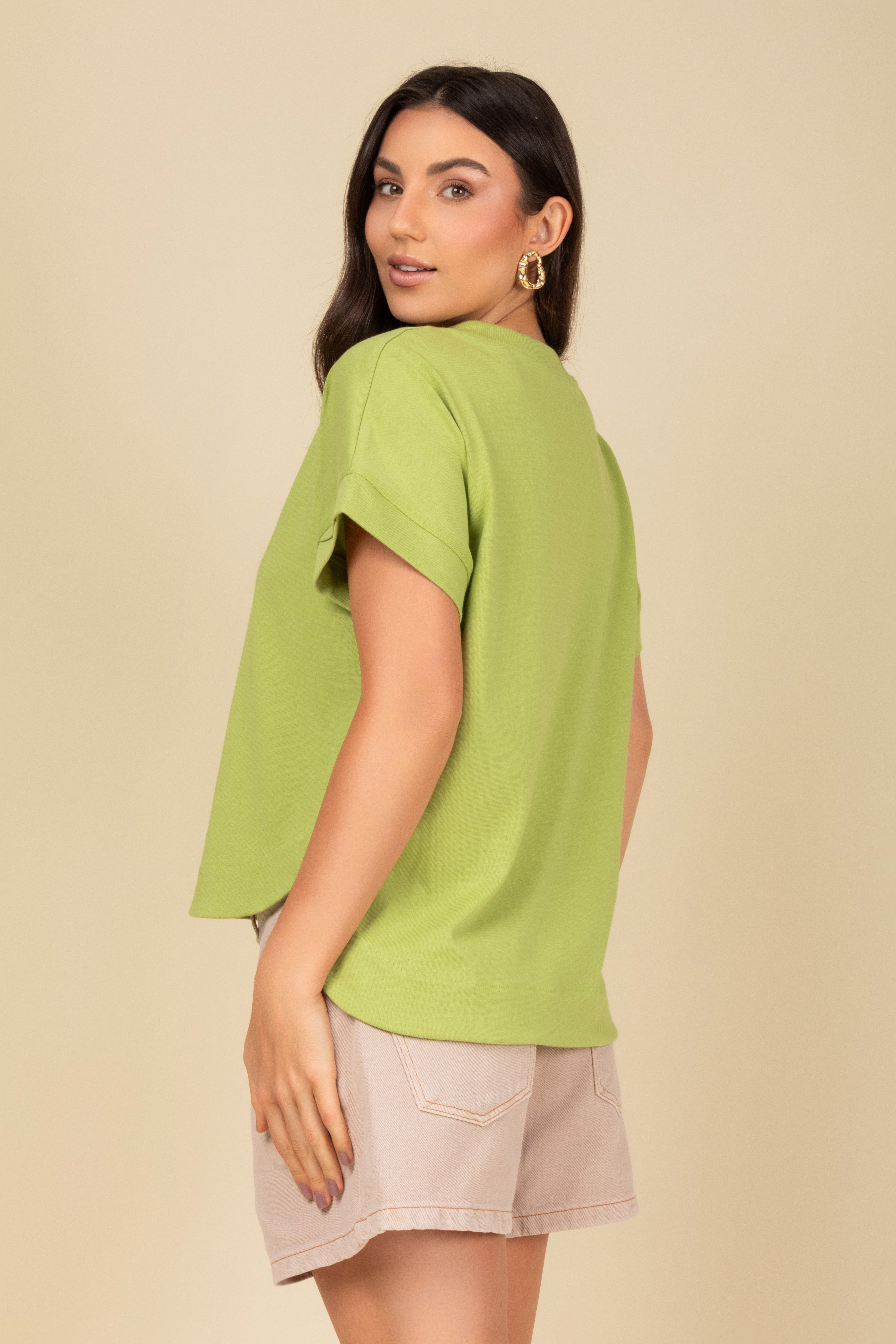 Blusa Decote em V com Manga Dobrada